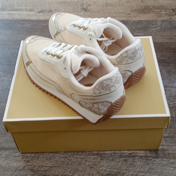 Michael Kors Women's Sneakers-NEW - Picture 2 of 3